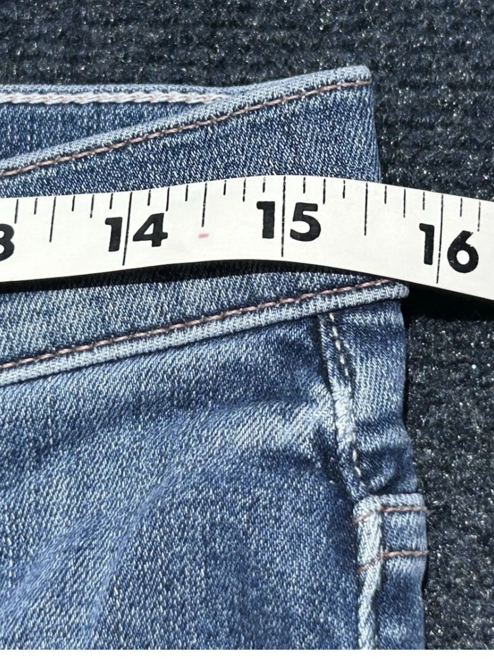MOTHER The Insider Crop Step Chew Distressed Jeans in Dancing on Coals Size 30 - Picture 11 of 16
